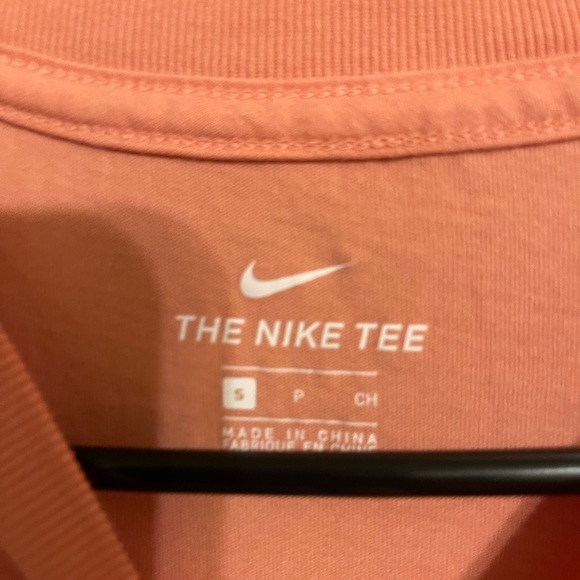 Nike shirt - Picture 3 of 3
